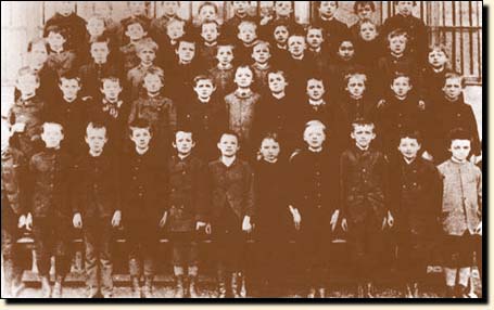 School class photograph in Munich, 1889