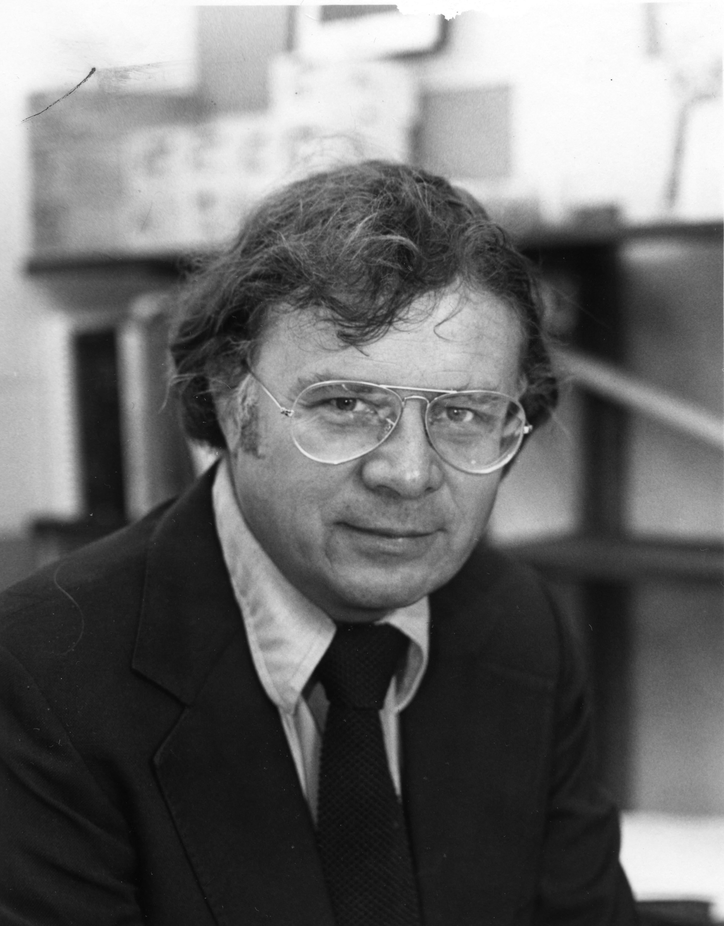 Portrait of Wallace Broecker, President of Volcanology, Geochemistry, and Petrology (VGP) Section of the American Geophysical Union (AGU) 1980-1982; Ewing Medal 1979; Revelle Medal 1995.